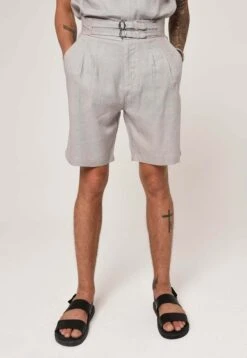 High Waist Buckle Closure - Shorts - Grey