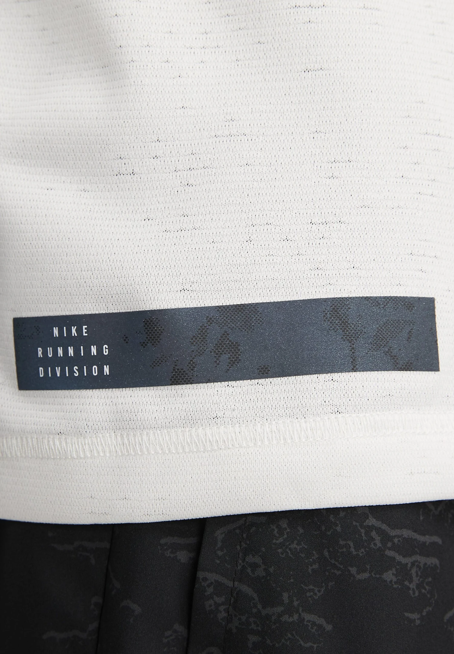 Nike Performance Short-Sleeve Running Dri-Fit Adv Run- Camiseta Deportiva - Black/Fossil Stone/Phantom - Imagen 7