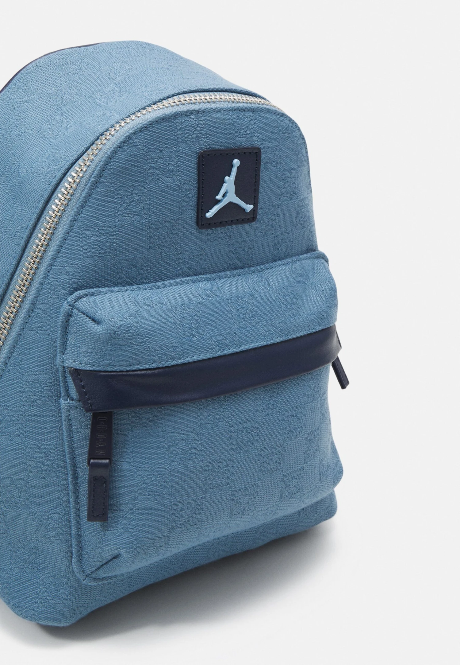 Jordan Monogram Mini Backpack Unisex - Mochila - Chambray - Imagen 5