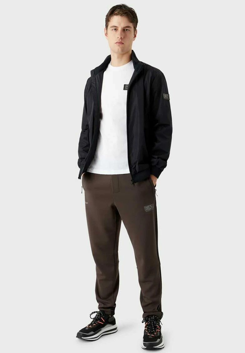 EA7 Emporio Armani Chaqueta De Entrenamiento - Night Blue - Imagen 2