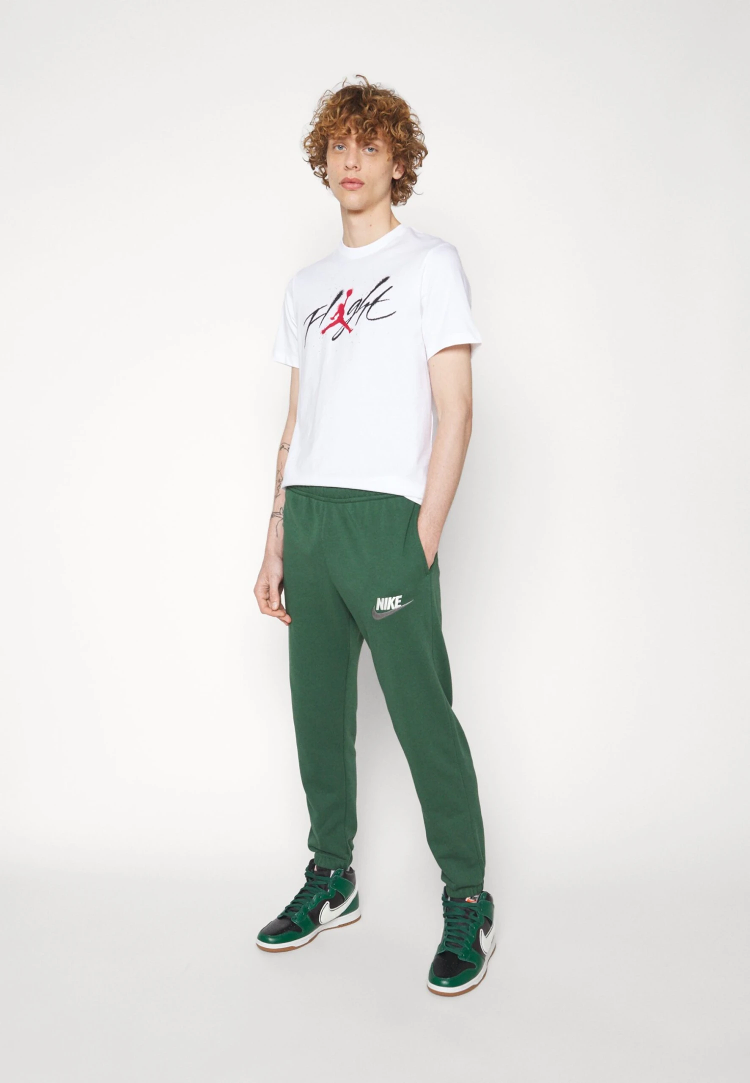 Nike Sportswear Club Pant - Pantalones Deportivos - Dark Green - Imagen 5