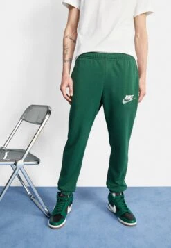 Nike Sportswear Club Pant - Pantalones Deportivos - Dark Green