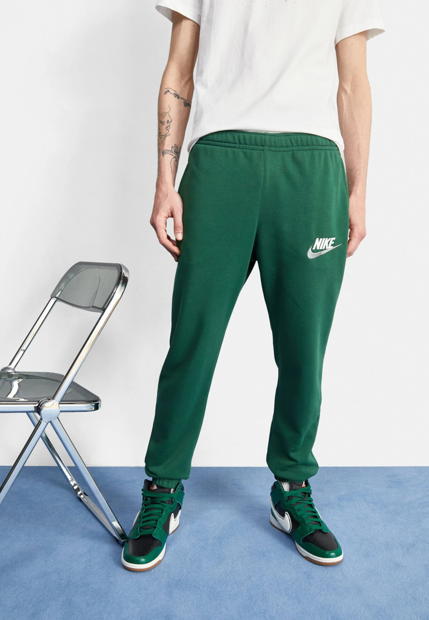 Nike Sportswear Club Pant - Pantalones Deportivos - Dark Green