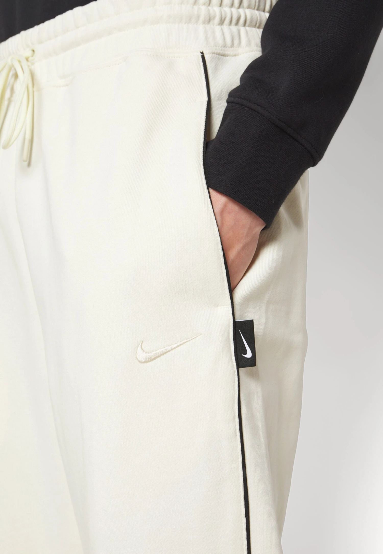 Nike Sportswear Pant - Pantalones Deportivos - Coconut Milk/Black - Imagen 7