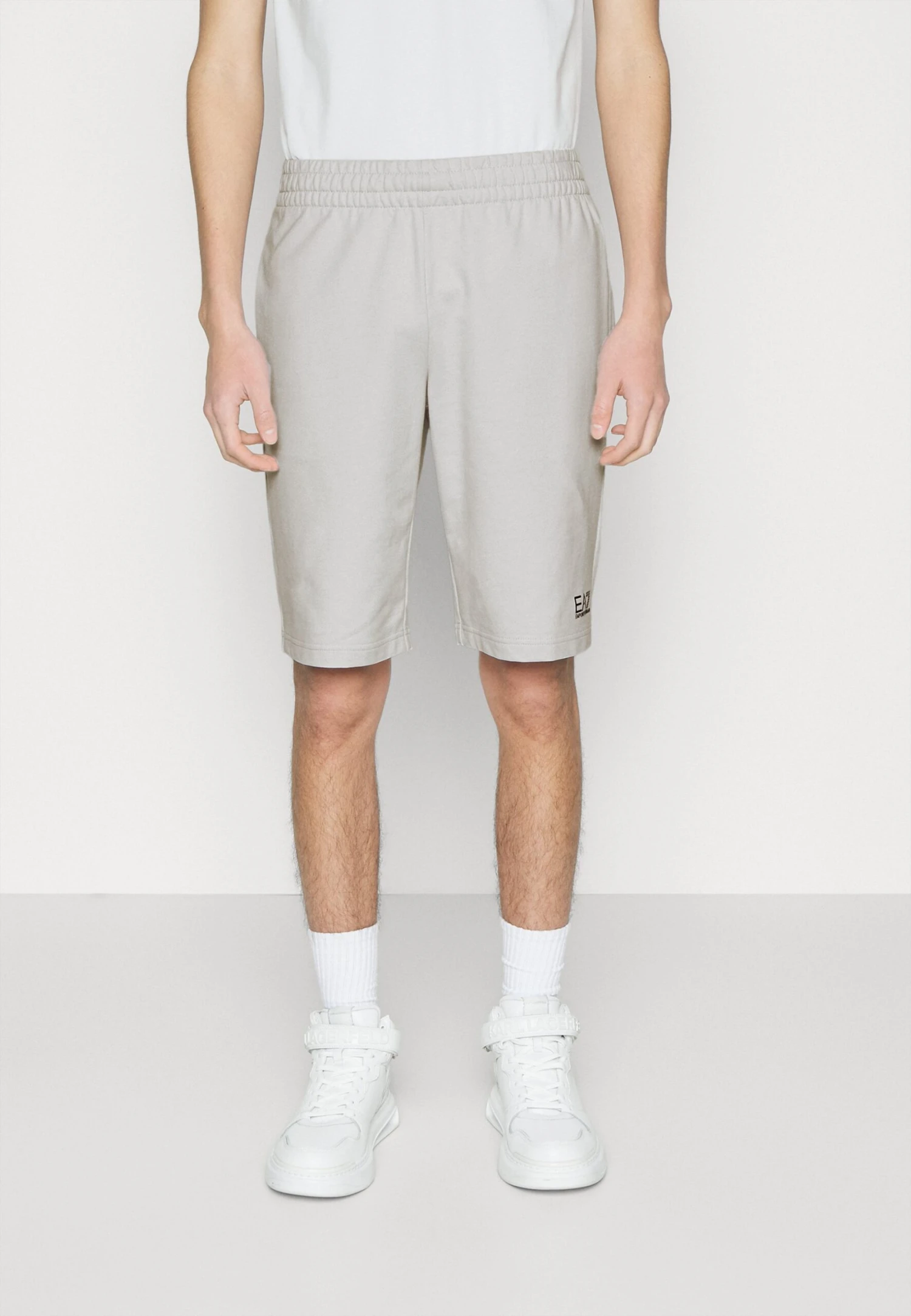 EA7 Emporio Armani Bermuda - Pantalones Deportivos - Light Grey