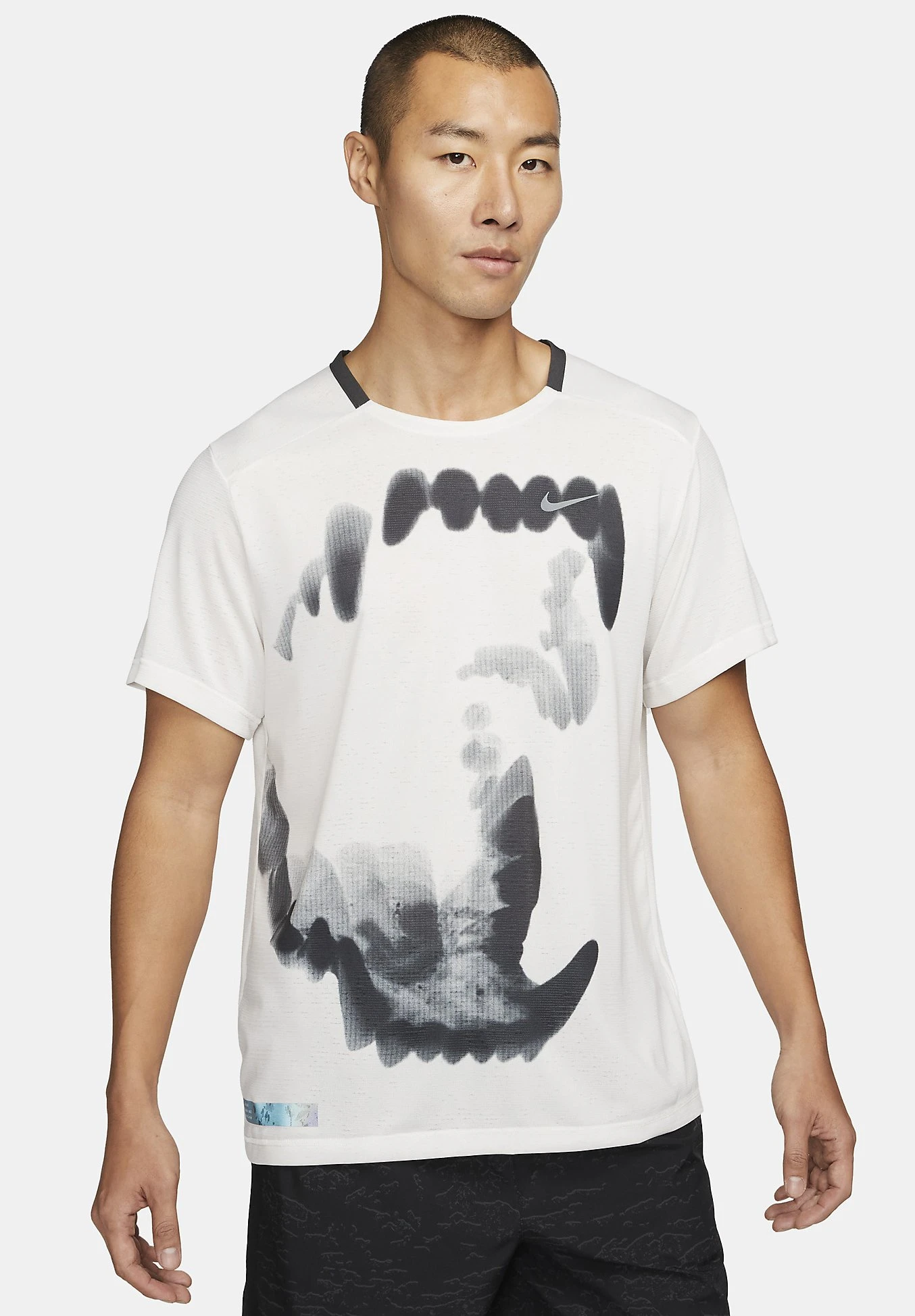 Nike Performance Short-Sleeve Running Dri-Fit Adv Run- Camiseta Deportiva - Black/Fossil Stone/Phantom